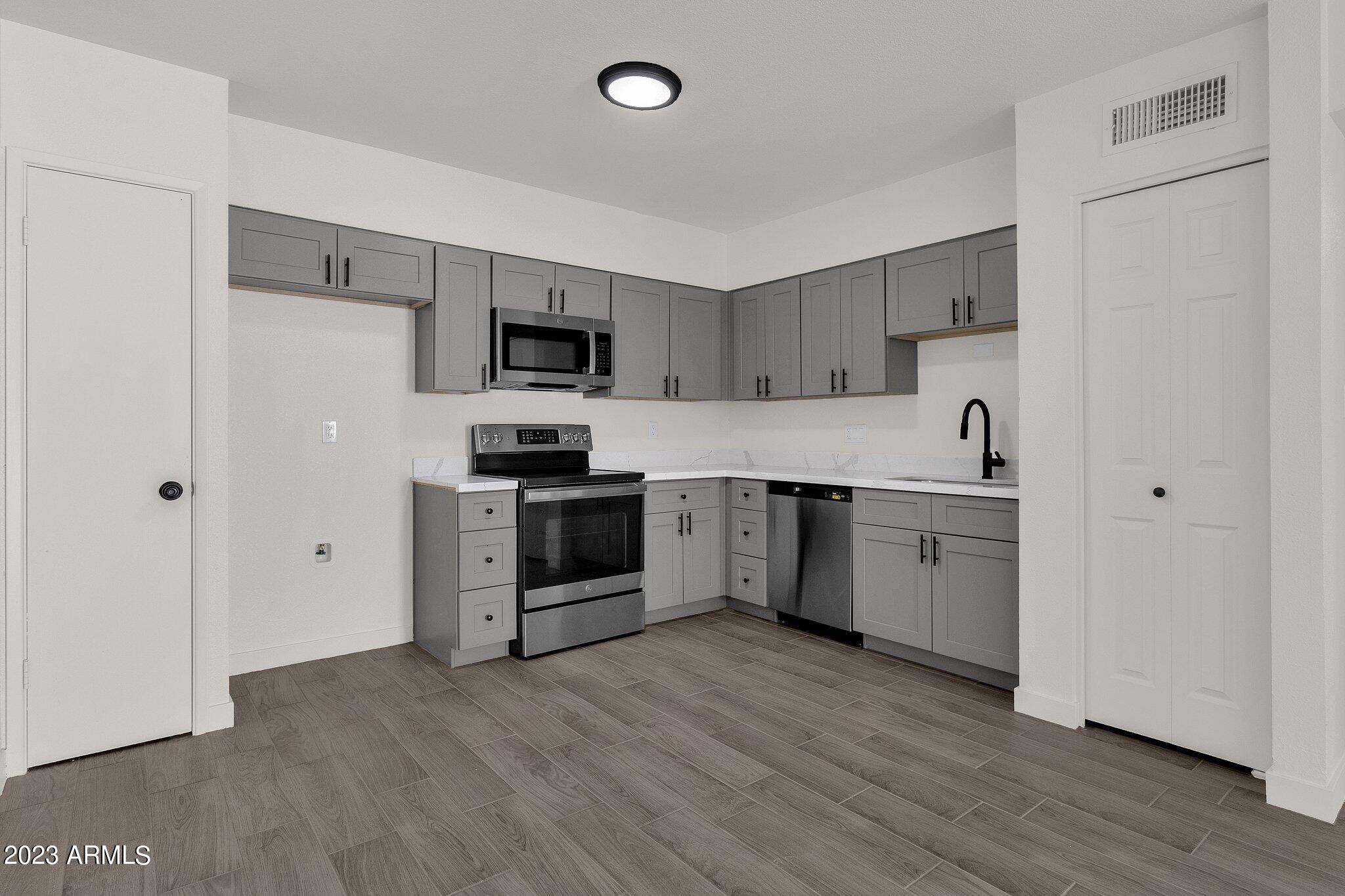 720 South Dobson Road, Unit 94 Mesa, AZ 85202 - Photo 6 of 32 15-web-or-mls-720-s-dobson-rd-94