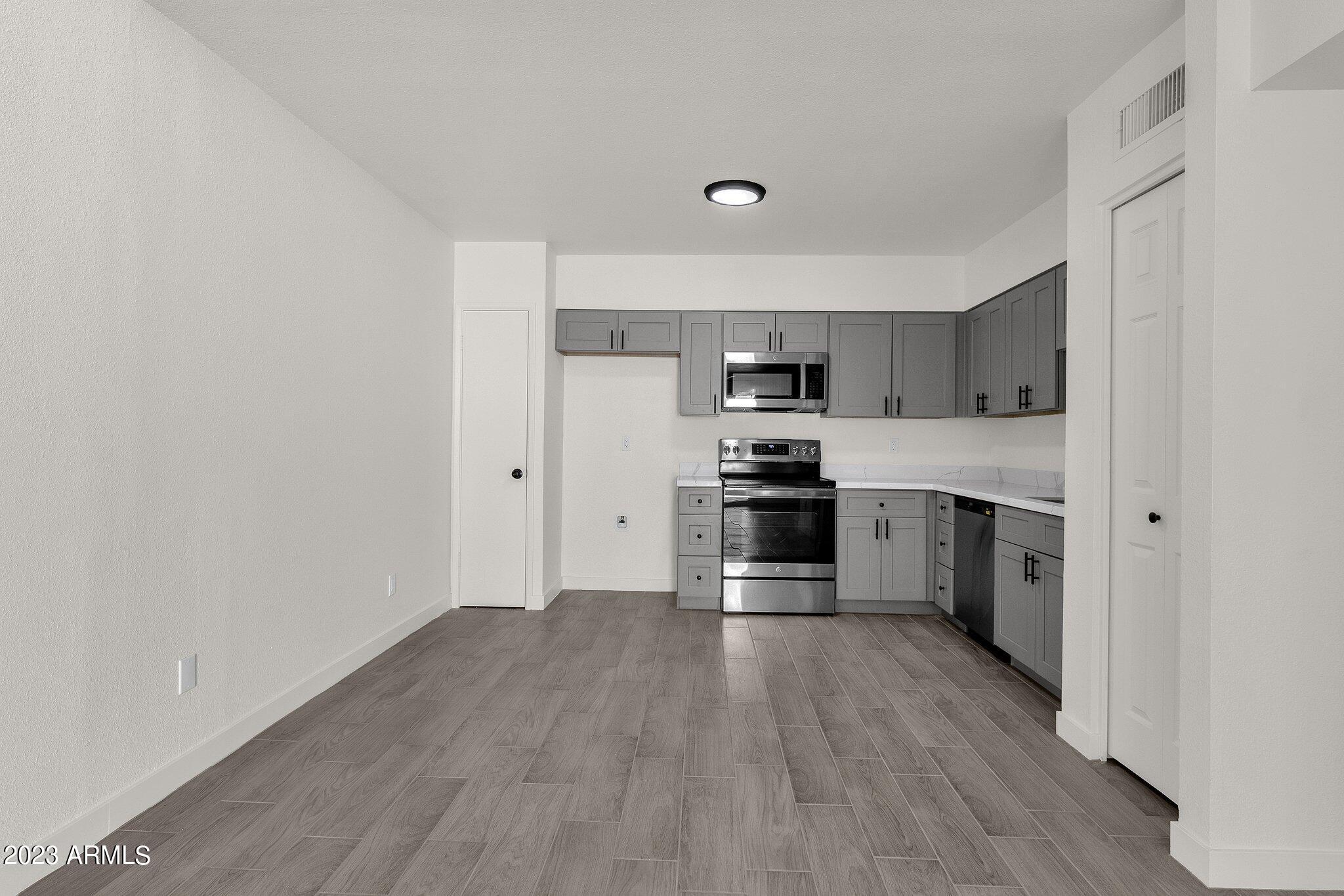 720 South Dobson Road, Unit 94 Mesa, AZ 85202 - Photo 10 of 32 19-web-or-mls-720-s-dobson-rd-94