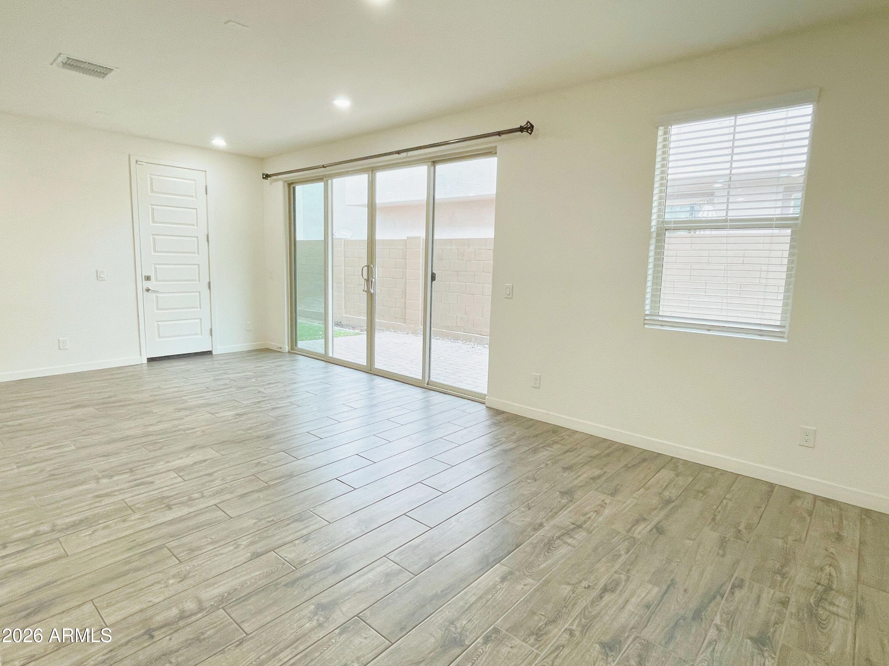 17155 North 9th Place Phoenix, AZ 85022 - Photo 6 of 41