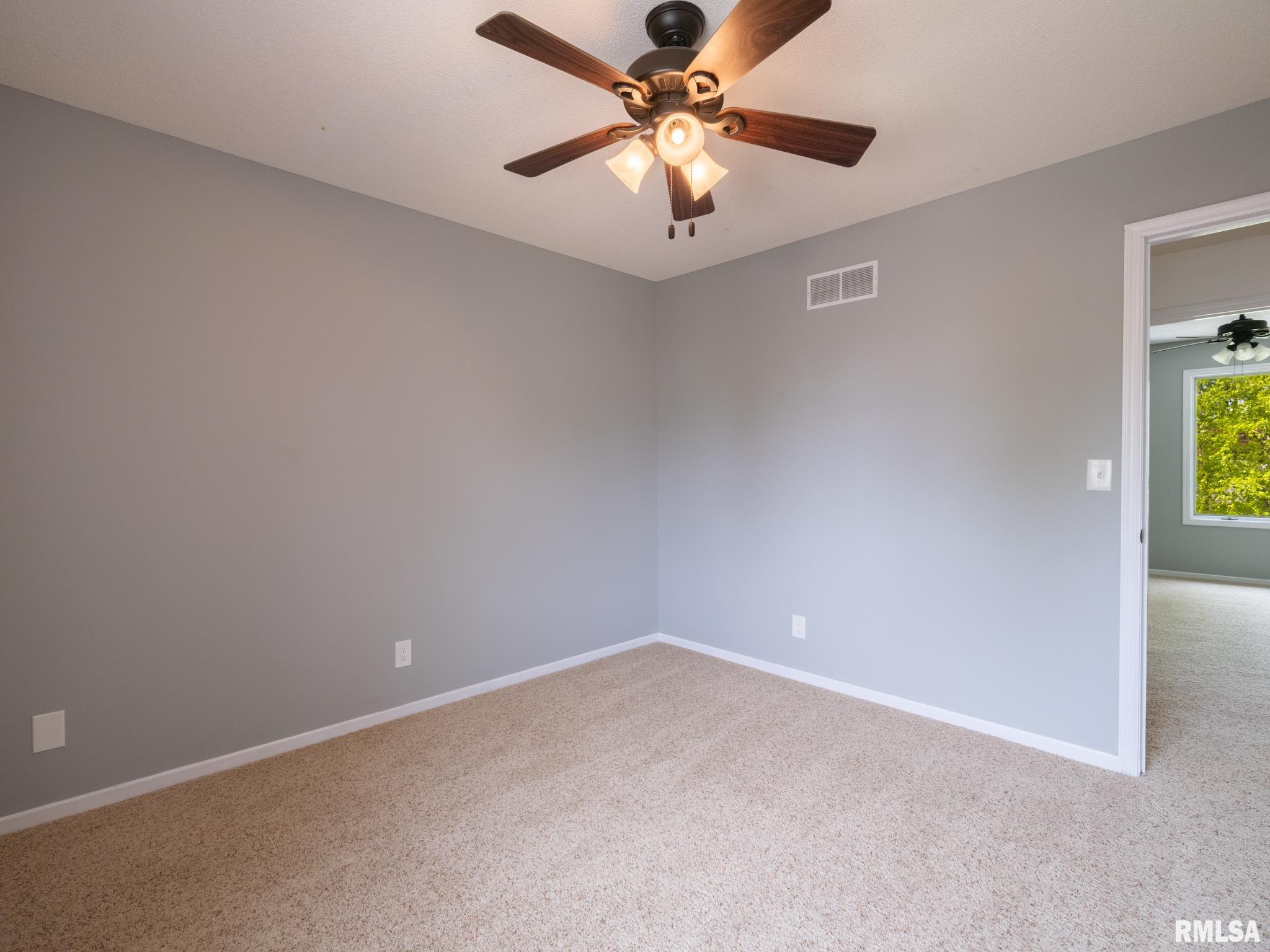 6607 North Camelot Road Peoria, IL 61615 - Photo 31 of 75