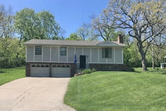 $350,000 | 636 Linda Lane, Bonner Springs, KS 66012