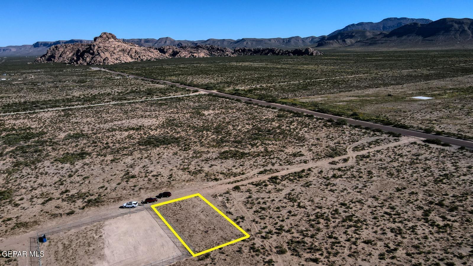14 Rainbow Garden El Paso, TX 79927 - Photo 7 of 16 a view of a yard with a mountain