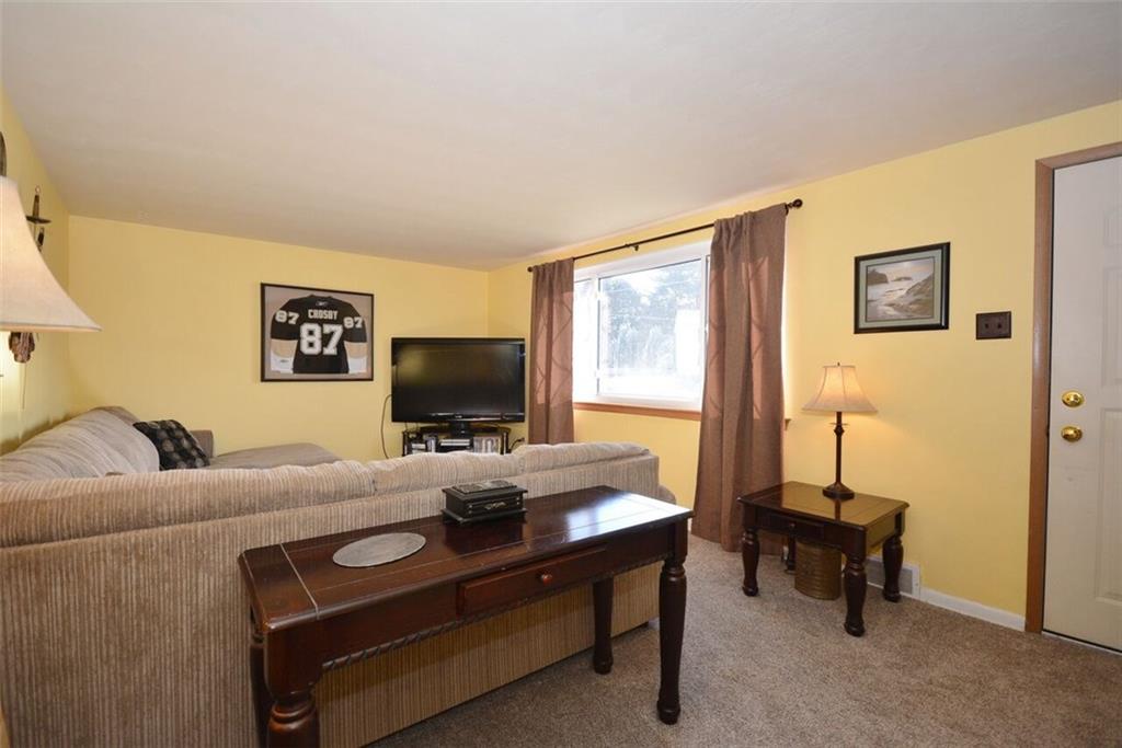 715 Center Street Harwick, PA 15049 - Photo 4 of 20 Large, bright living room.