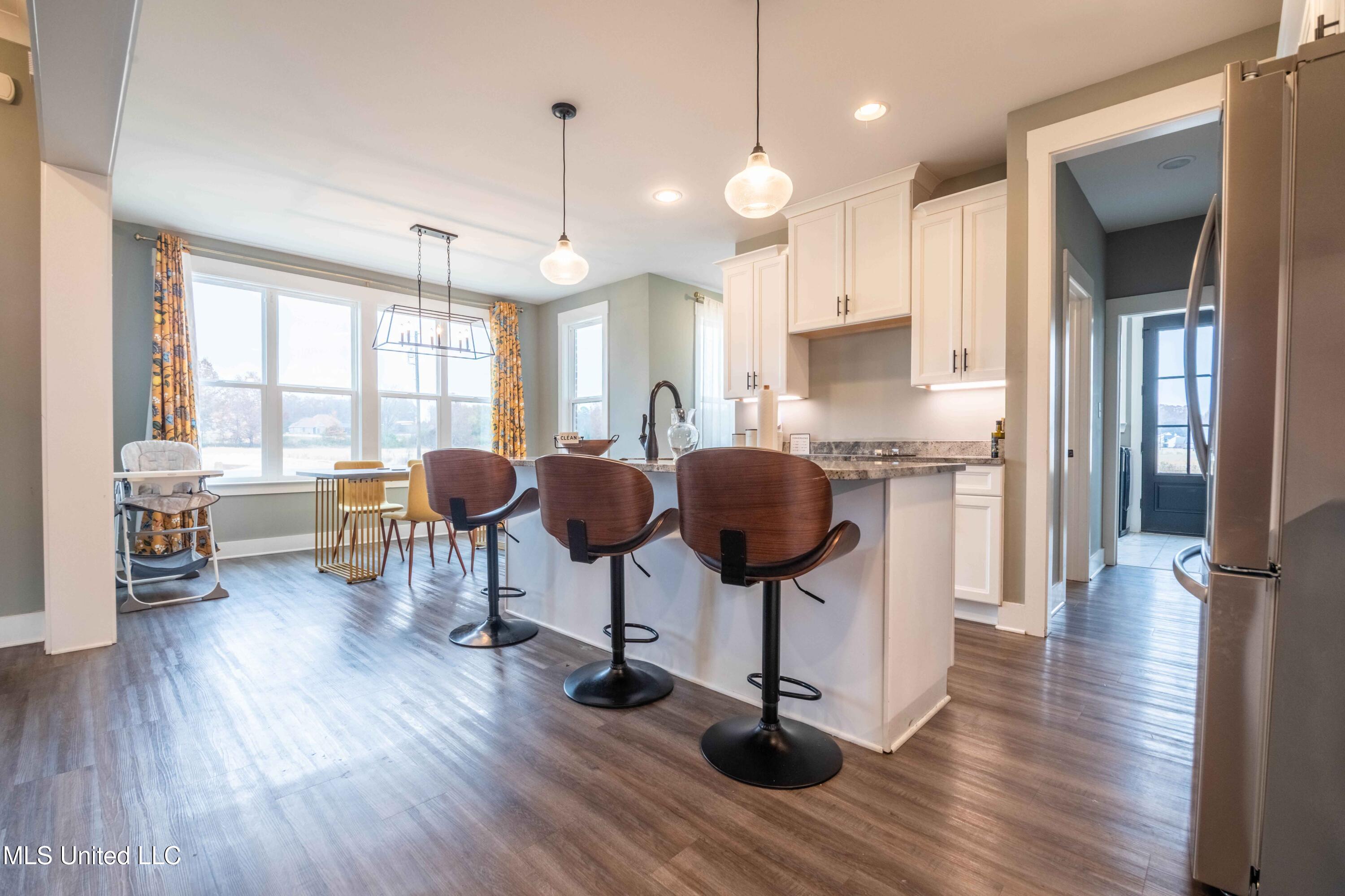 4121 Jenny Lane Hernando, MS 38632 - Photo 11 of 47 Kitchen Island