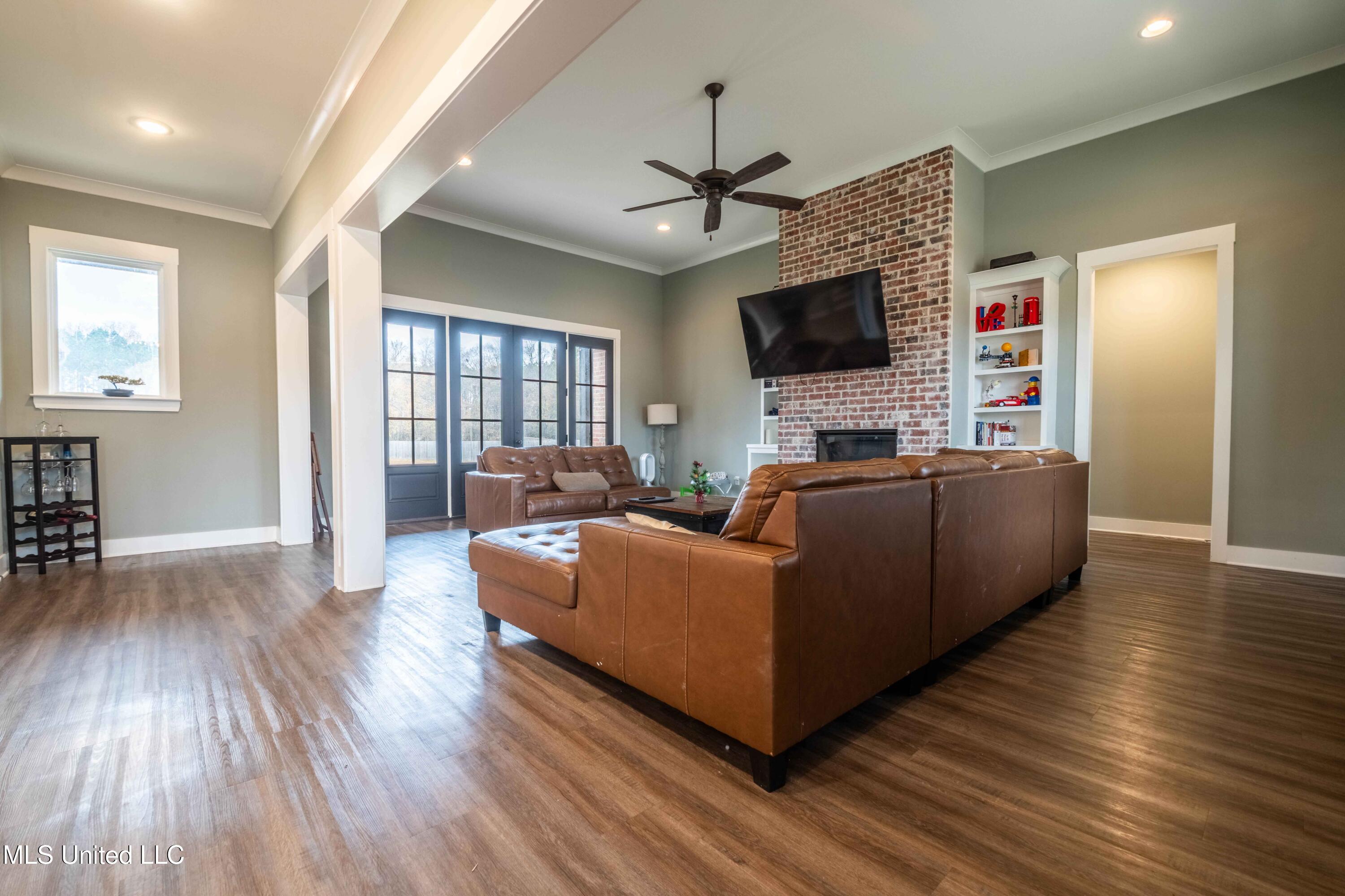 4121 Jenny Lane Hernando, MS 38632 - Photo 19 of 47 Family room