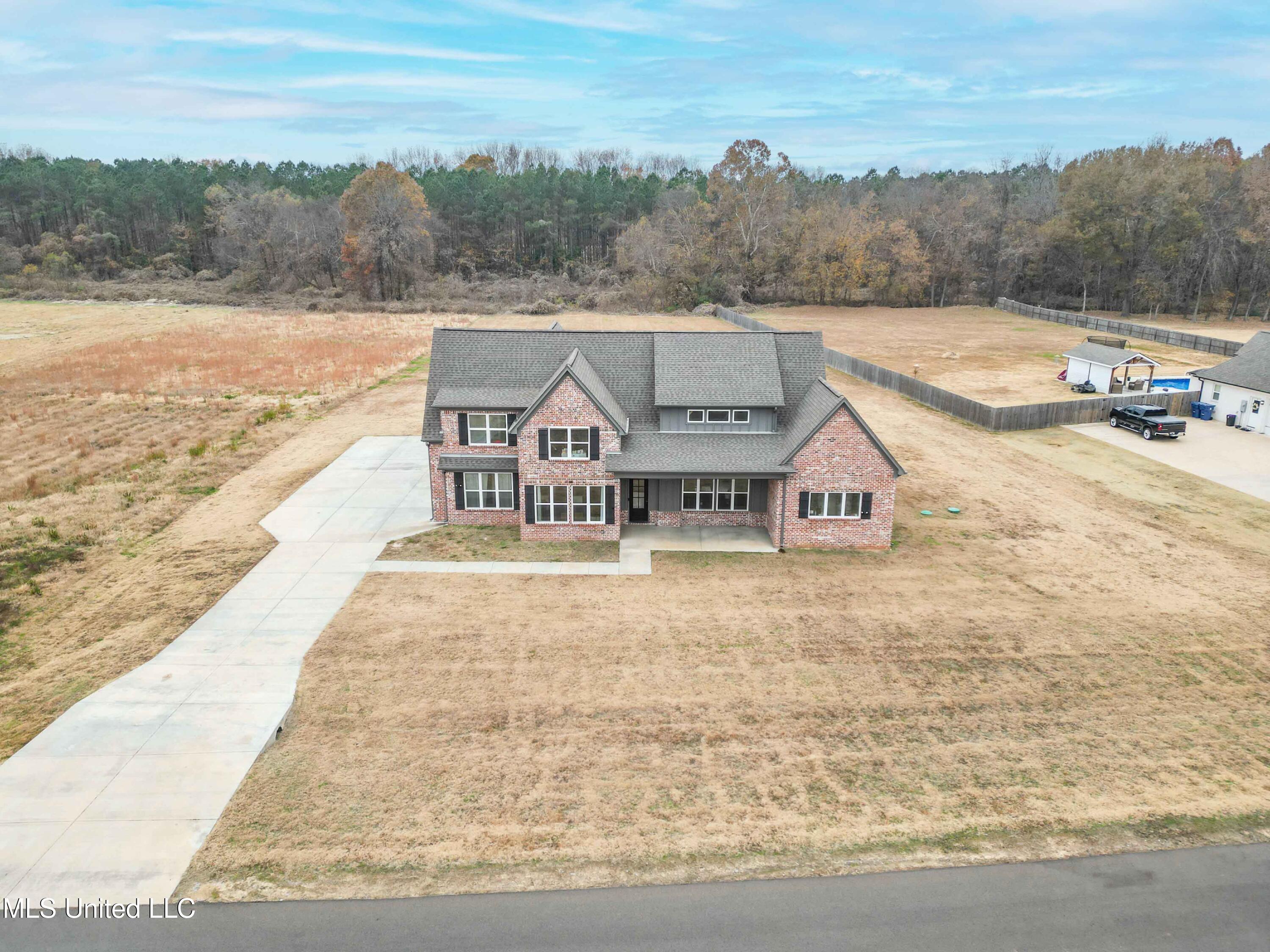 4121 Jenny Lane Hernando, MS 38632 - Photo 3 of 47 Front