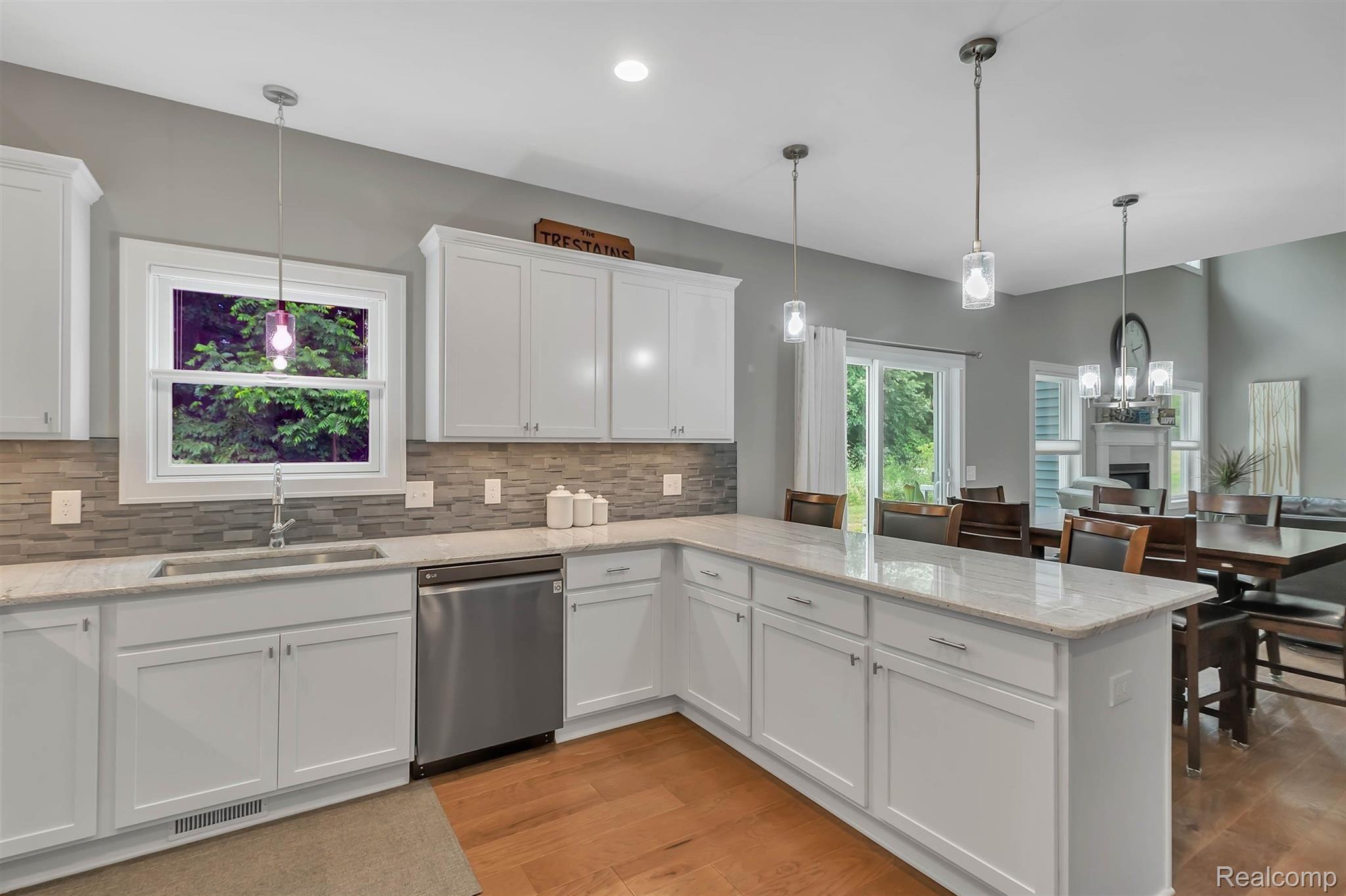 860 North Hacker Road Howell, MI 48843 - Photo 40 of 53 Kitchen/Eat-in Dining