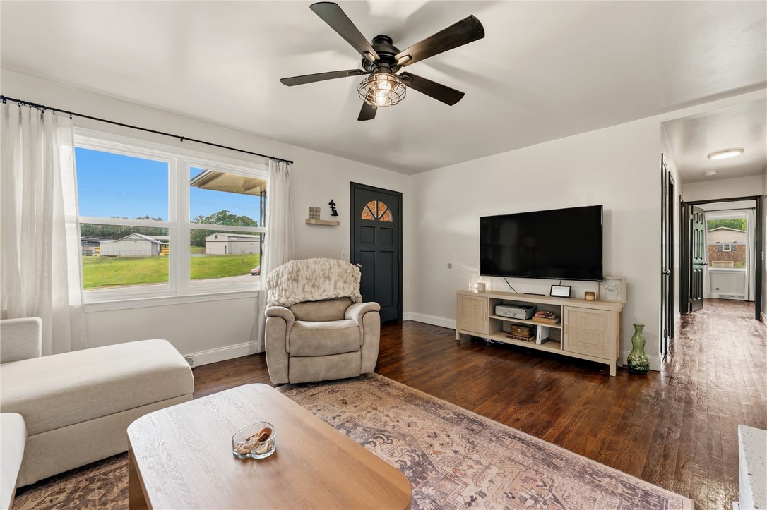 203 East 2nd Avenue Easley, SC 29640 - Photo 8 of 29