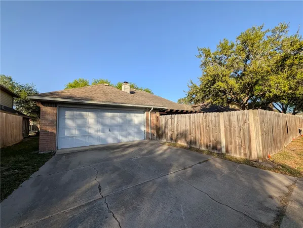 $2,250 | 4621 Constance Street, Corpus Christi, TX 78413