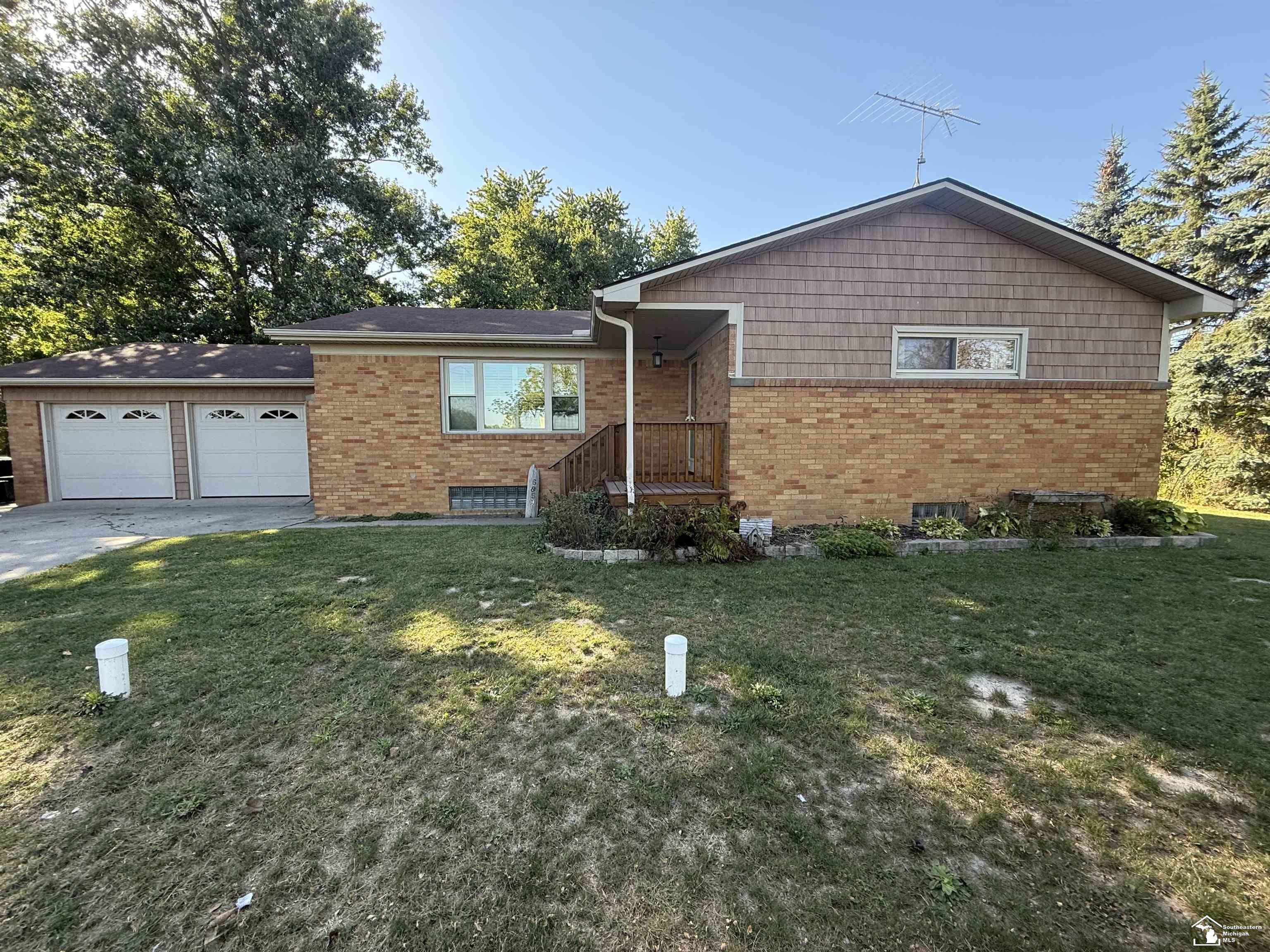 6859 Ann Arbor Road Dundee, MI 48131 - Photo 1 of 23