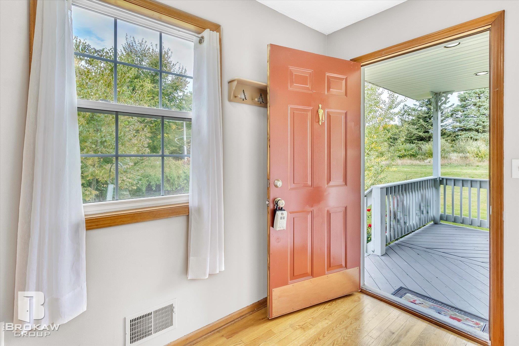 11472 Washburn Road Columbiaville, MI 48421 - Photo 7 of 54 50092534-6.JPG