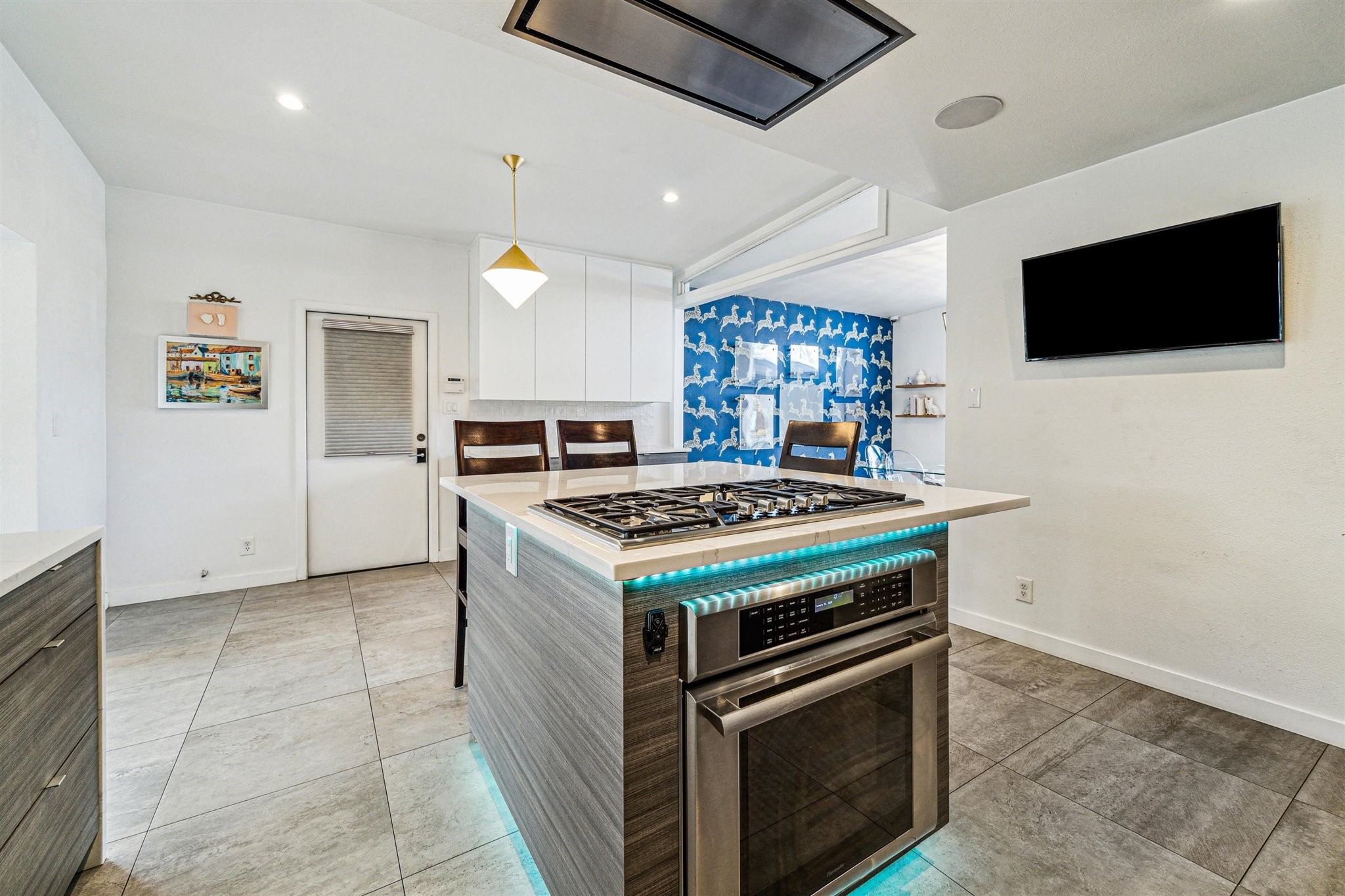 5231 Lamonte Lane Houston, TX 77092 - Photo 15 of 41 a stove top oven sitting inside of a kitchen