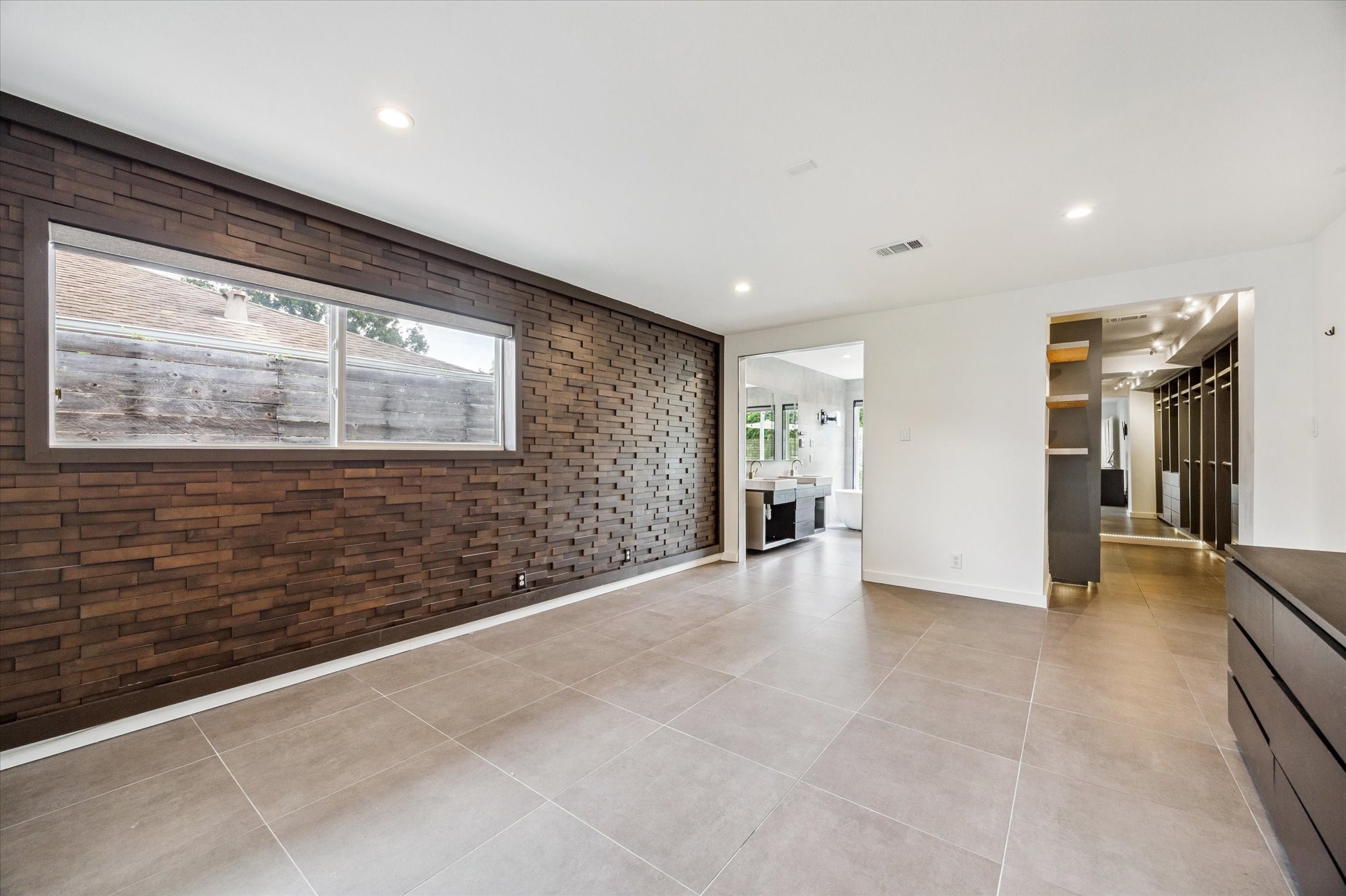 5231 Lamonte Lane Houston, TX 77092 - Photo 23 of 41 a view of an empty room