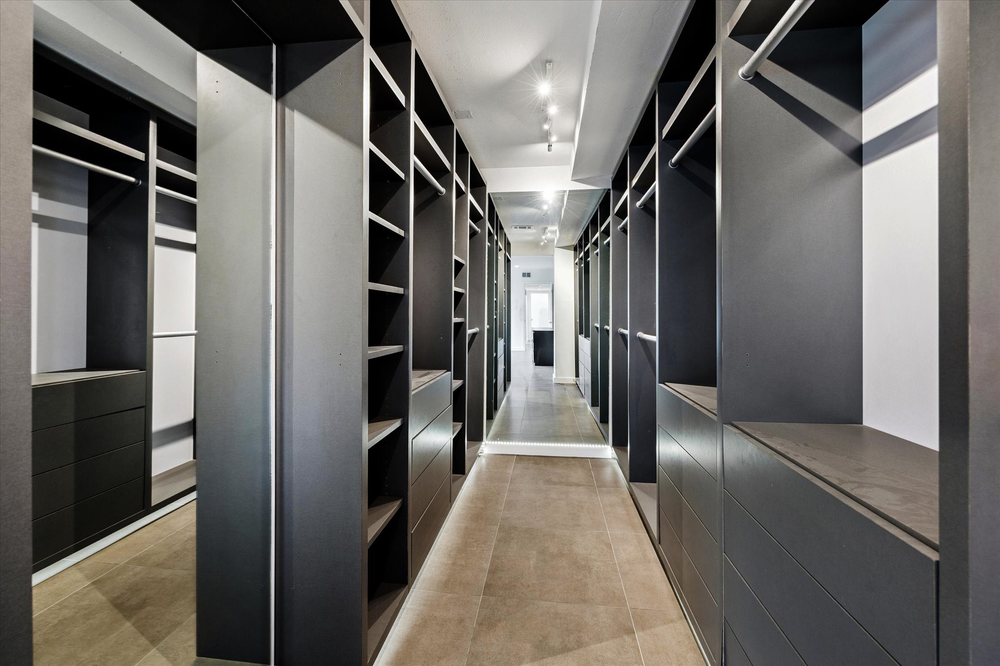 5231 Lamonte Lane Houston, TX 77092 - Photo 27 of 41 a view of hallway with cabinets