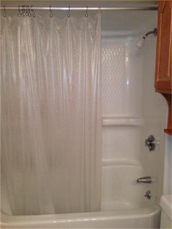 71 Round House Road, Unit 71 Bourne, MA 02532 - Photo 19 of 25 a close view of a bathtub in bathroom