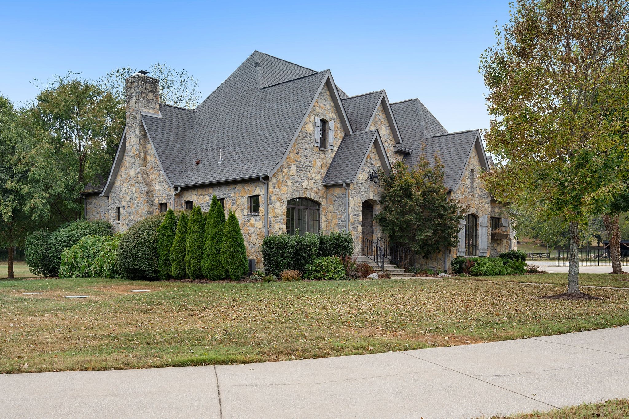 4735 Peytonsville Road Franklin, TN 37064 - Photo 3 of 99 Gallery Image 3
