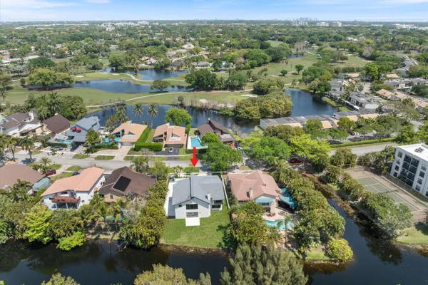 $1,495,000 | 911 Mockingbird Lane, Plantation, FL 33324