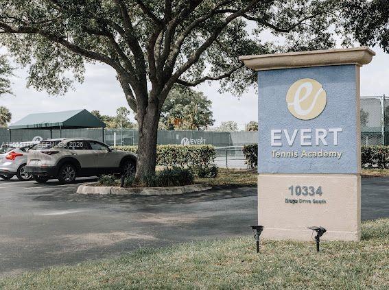 10245 Vía Hibiscus, Unit 10245 Boca Raton, FL 33428 - Photo 27 of 28 a view of outdoor space with sign board