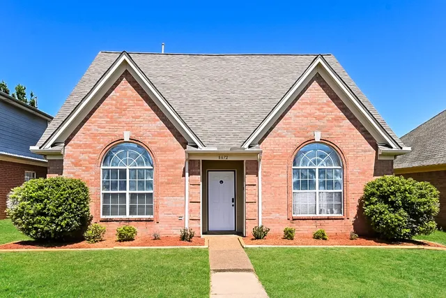 $1,995 | 8672 Overcup Oaks Drive, Memphis, TN 38018