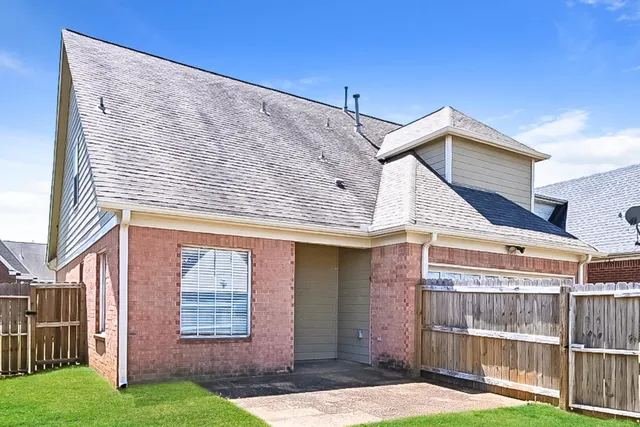 $1,995 | 8672 Overcup Oaks Drive, Memphis, TN 38018