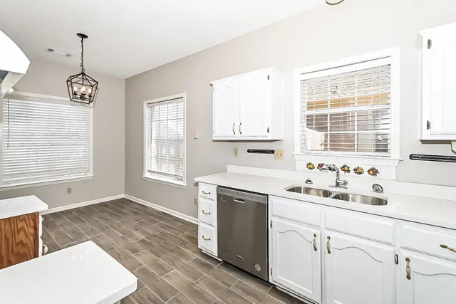 $1,995 | 8672 Overcup Oaks Drive, Memphis, TN 38018