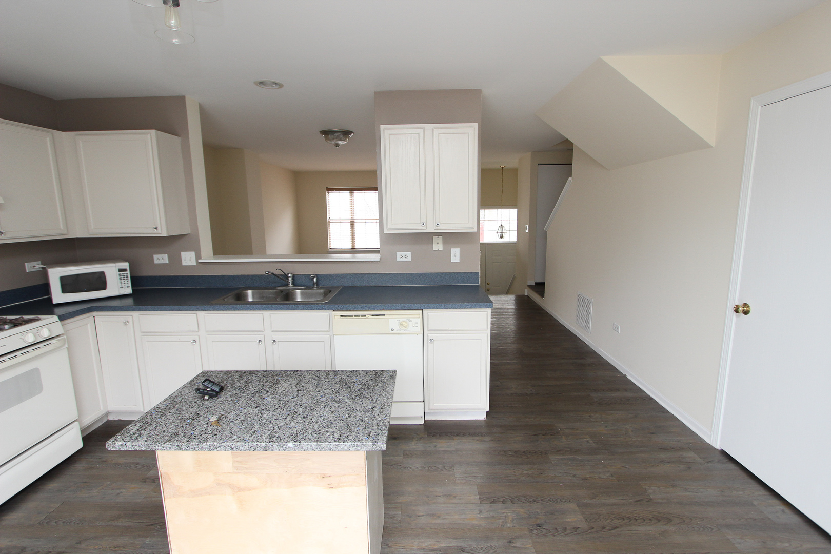 34345 North Goldenrod Road Round Lake, IL 60073 - Photo 7 of 25