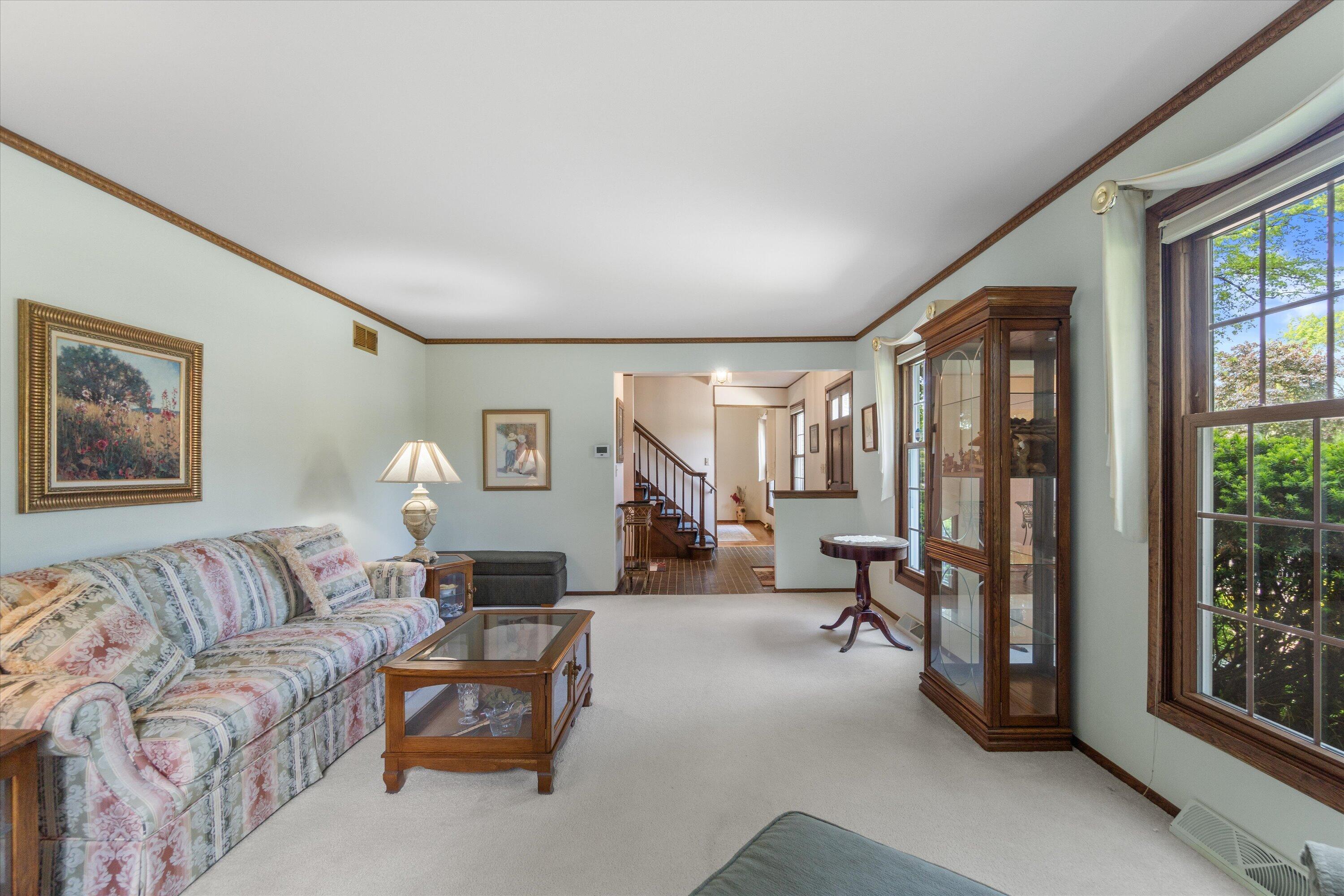 15655 Monet Court Brookfield, WI 53005 - Photo 6 of 60 34-DSC05280