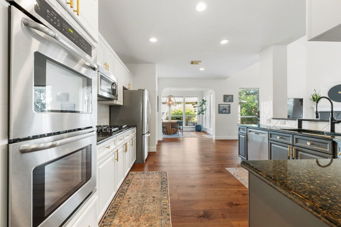 3417 Grimes Ranch Road Austin, TX 78732 - Photo 10 of 40