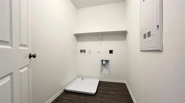 $2,050 | 812 Poppy Cove Lane, Princeton, TX 75407