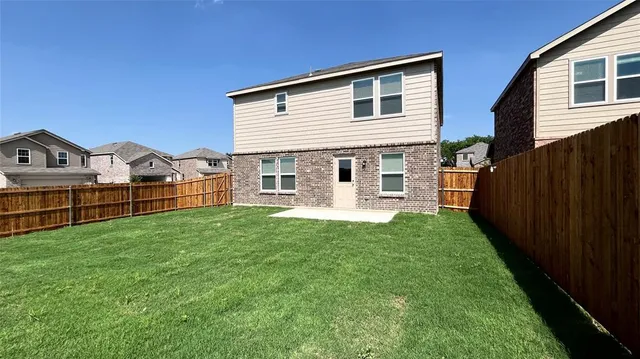 $2,050 | 812 Poppy Cove Lane, Princeton, TX 75407