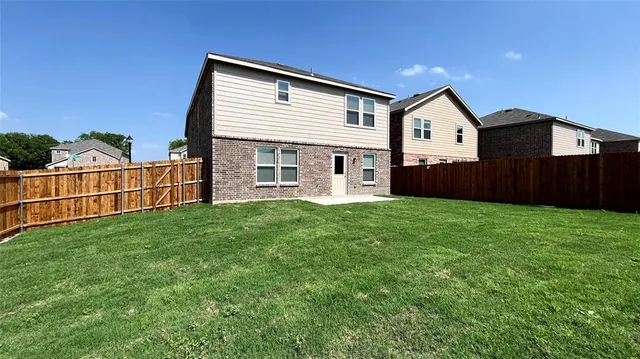 $2,050 | 812 Poppy Cove Lane, Princeton, TX 75407