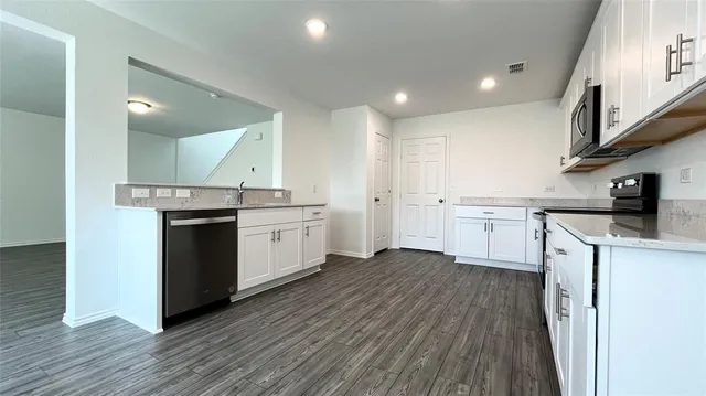 $2,050 | 812 Poppy Cove Lane, Princeton, TX 75407