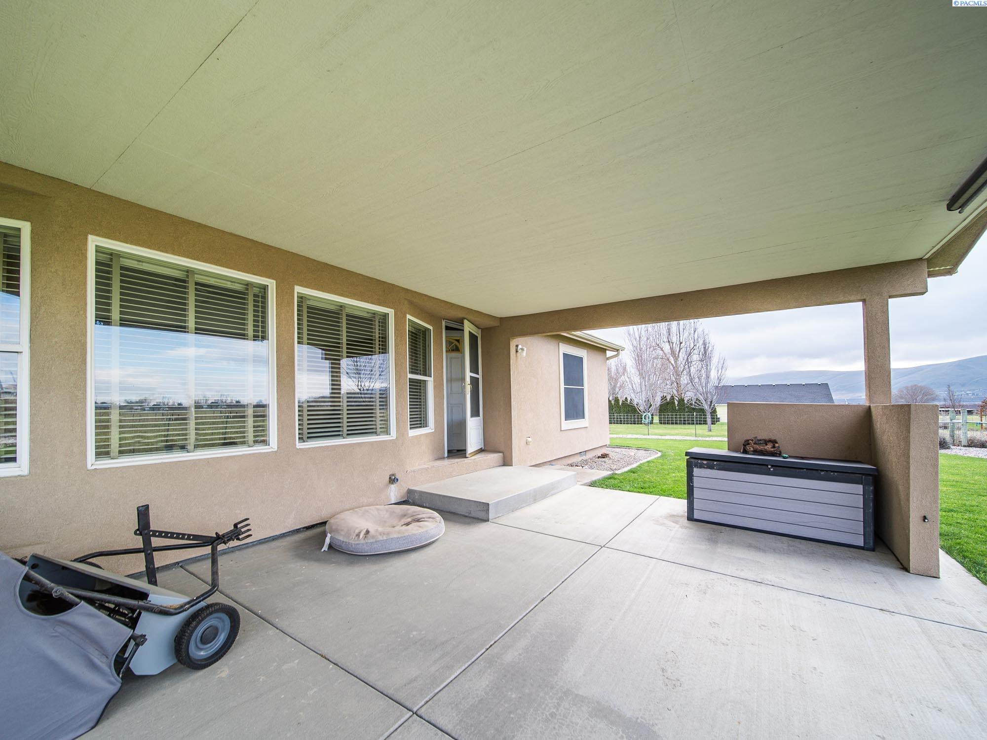 52706 North Evert Road Benton City, WA 99320 - Photo 4 of 50 Gallery Image 4