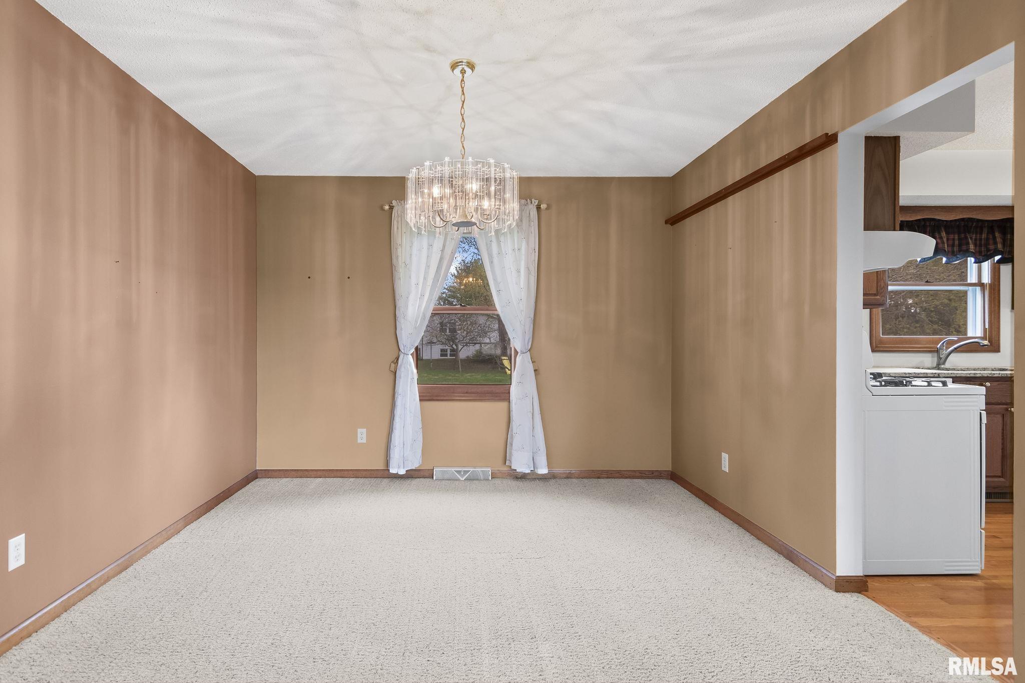 66 Ramblewood Road Chatham, IL 62629 - Photo 13 of 43 Gallery Image 13