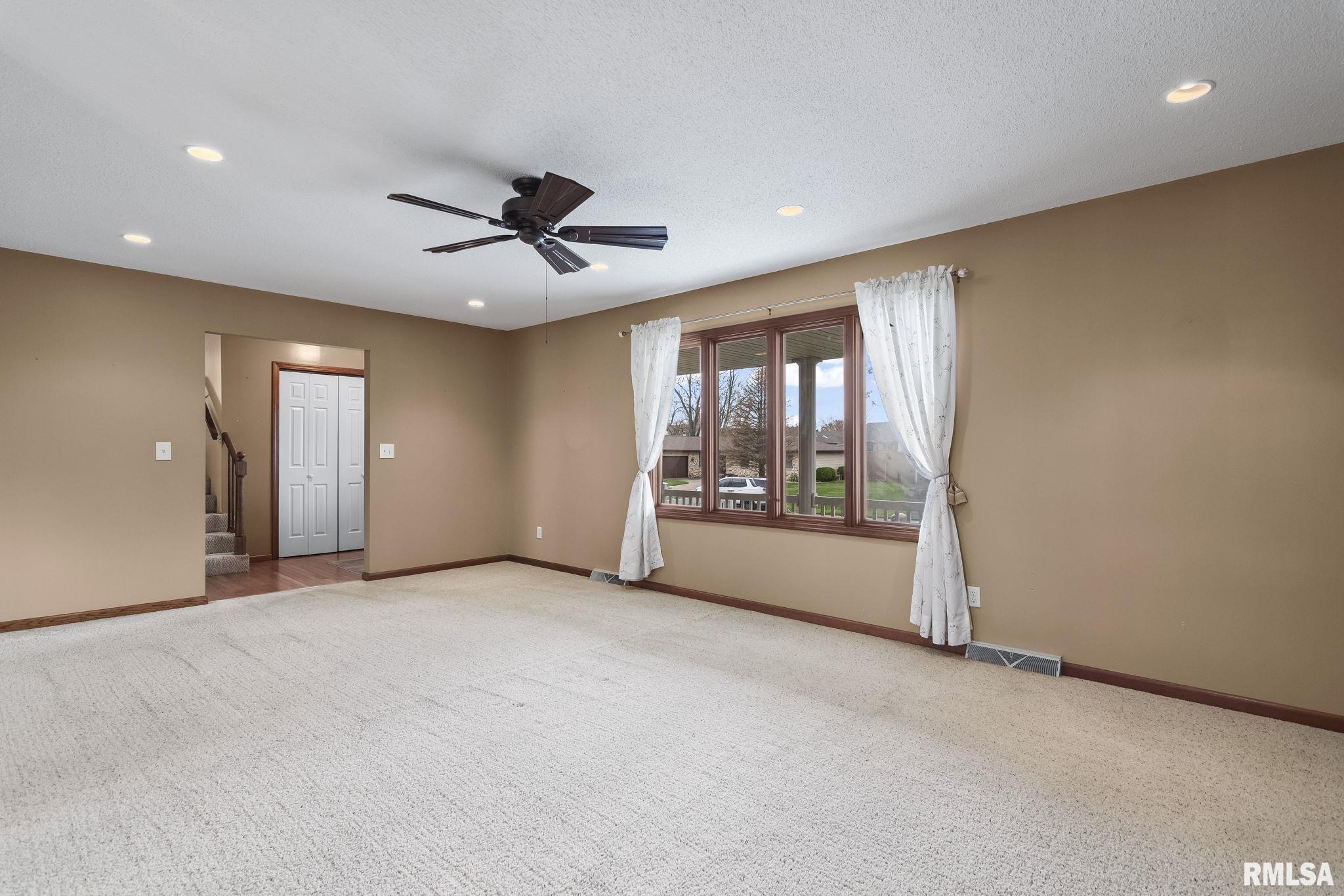 66 Ramblewood Road Chatham, IL 62629 - Photo 7 of 43 Gallery Image 7