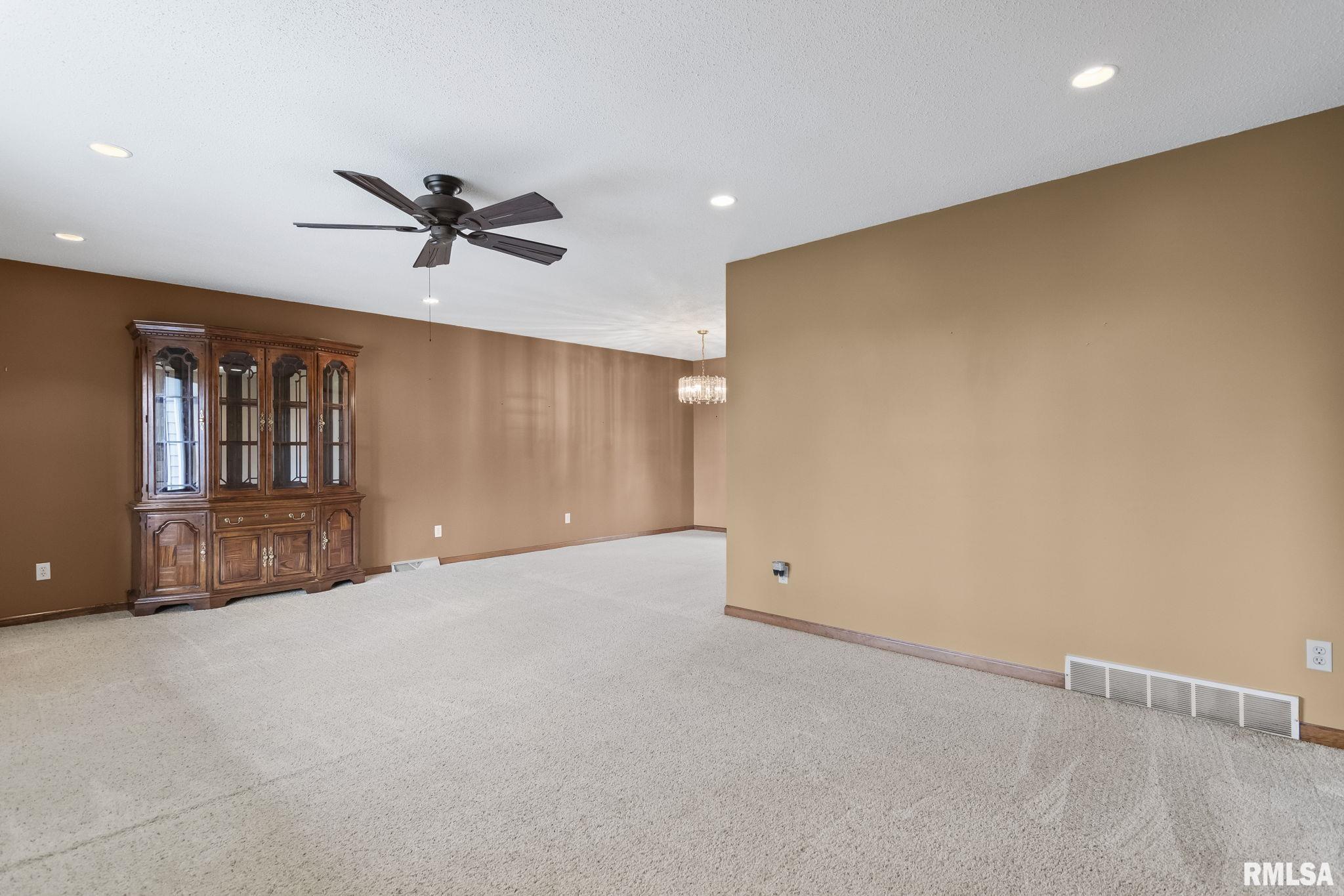 66 Ramblewood Road Chatham, IL 62629 - Photo 8 of 43 Gallery Image 8