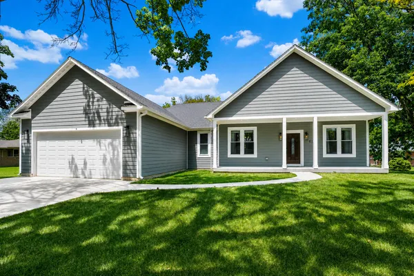 $524,999 | 519 Wendt Avenue, East Dundee, IL 60118