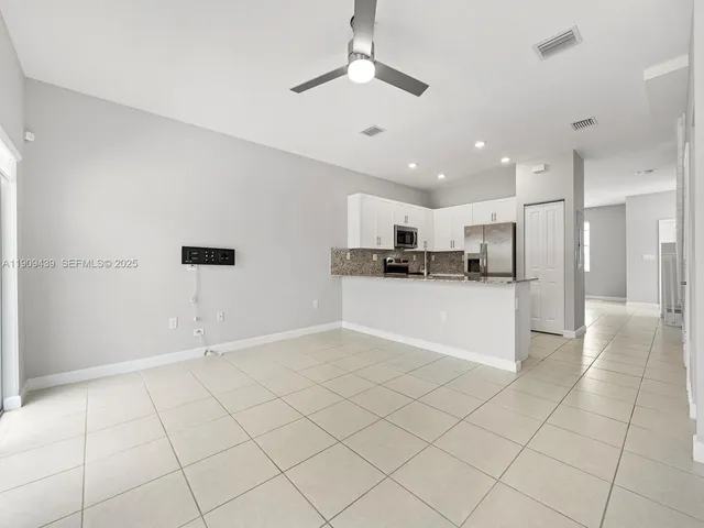 $2,600 | 2723 Southeast 17th Street, Homestead, FL 33035