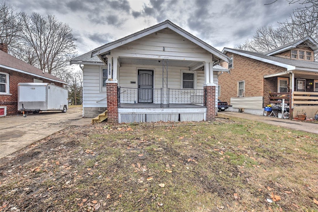 1253 East Olive Street Decatur, IL 62526 - Photo 1 of 14