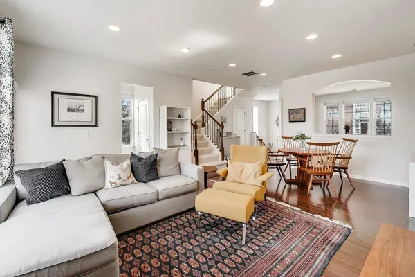 $649,000 | 3275 Coral Lane, Glenview, IL 60026