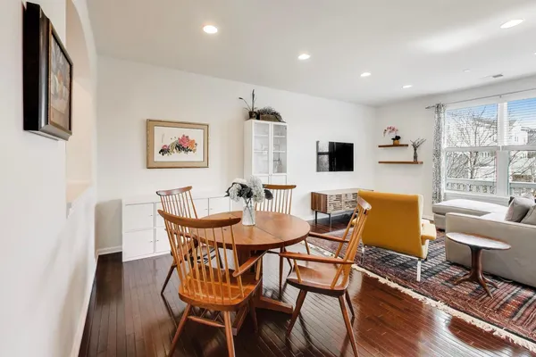 $649,000 | 3275 Coral Lane, Glenview, IL 60026