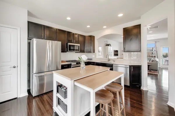 $649,000 | 3275 Coral Lane, Glenview, IL 60026