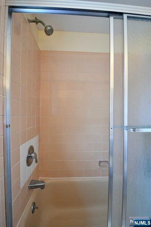 628 River Road Teaneck, NJ 07666 - Photo 8 of 22