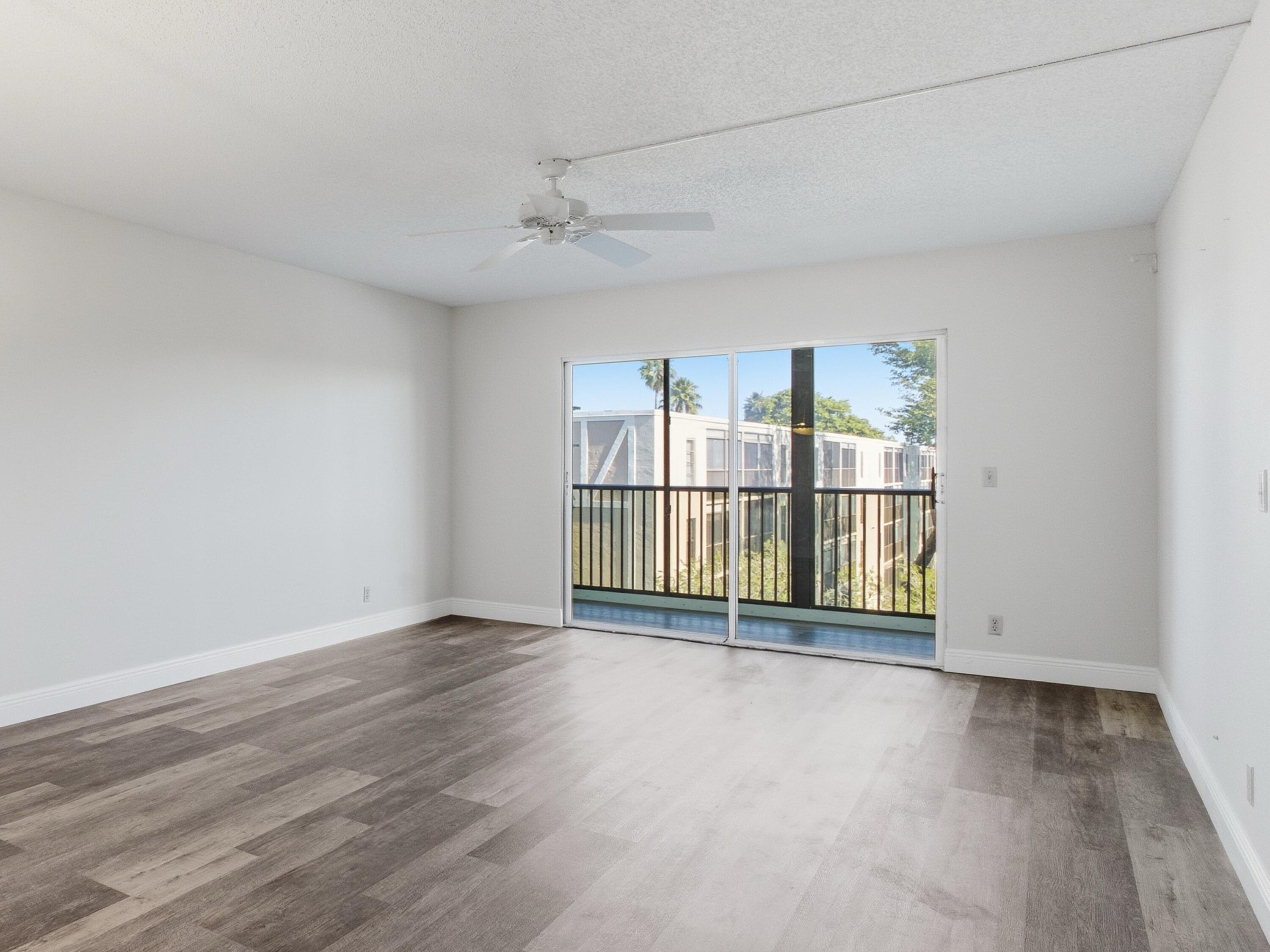 14310 Strathmore Lane, Unit 402 Delray Beach, FL 33446 - Photo 18 of 54 Living