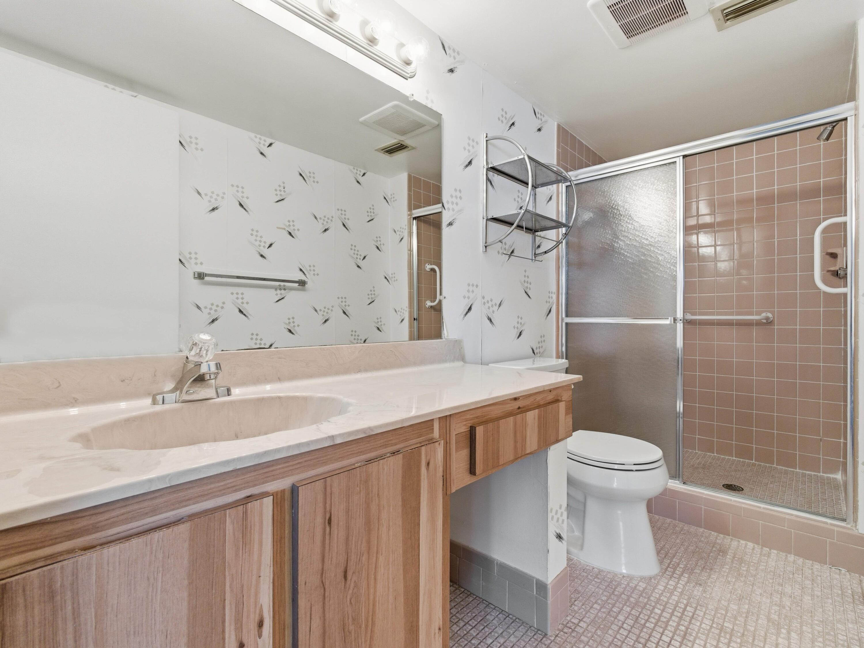 14310 Strathmore Lane, Unit 402 Delray Beach, FL 33446 - Photo 27 of 54 Primary Bathroom