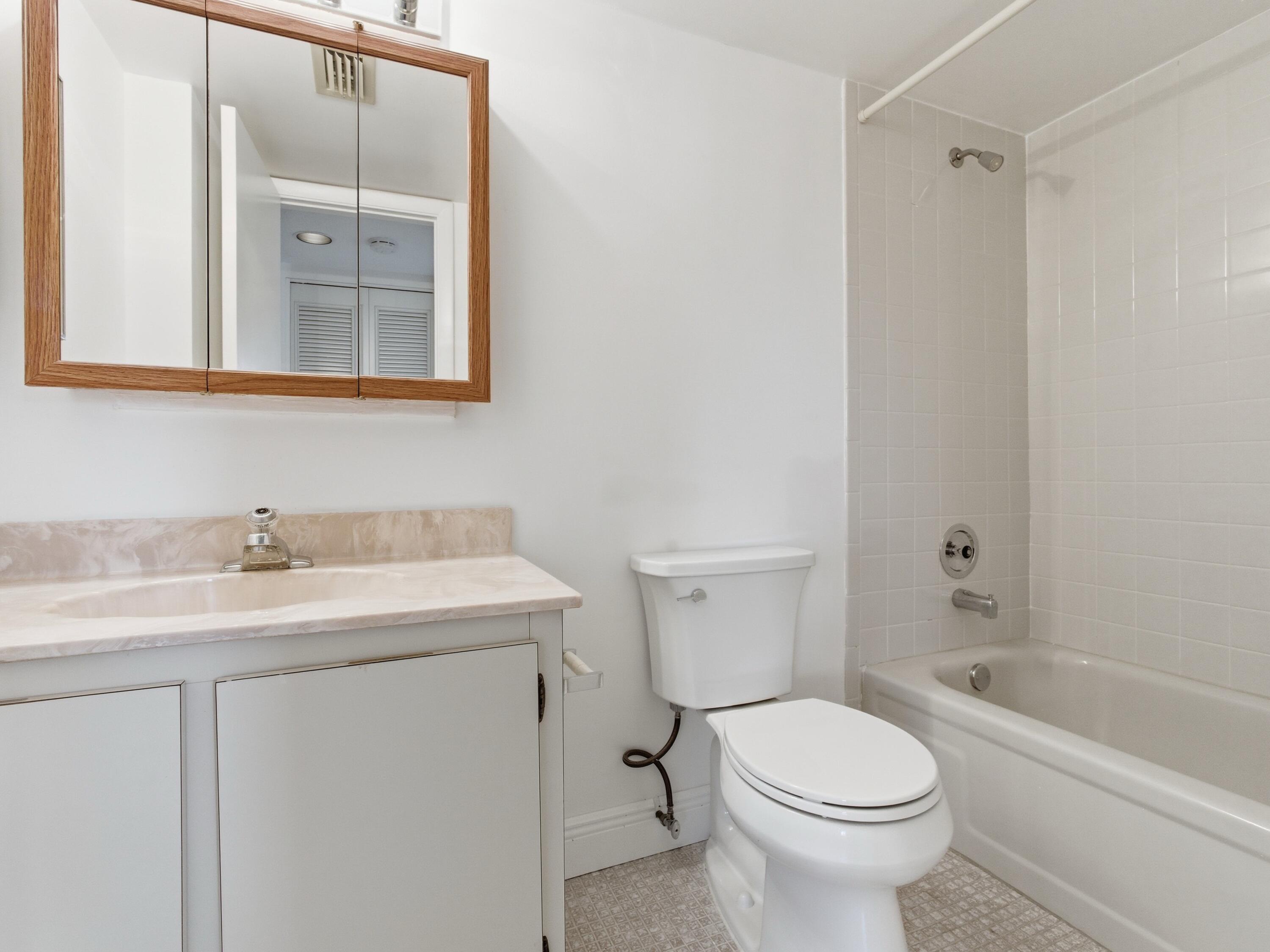 14310 Strathmore Lane, Unit 402 Delray Beach, FL 33446 - Photo 31 of 54 Guest Bathroom