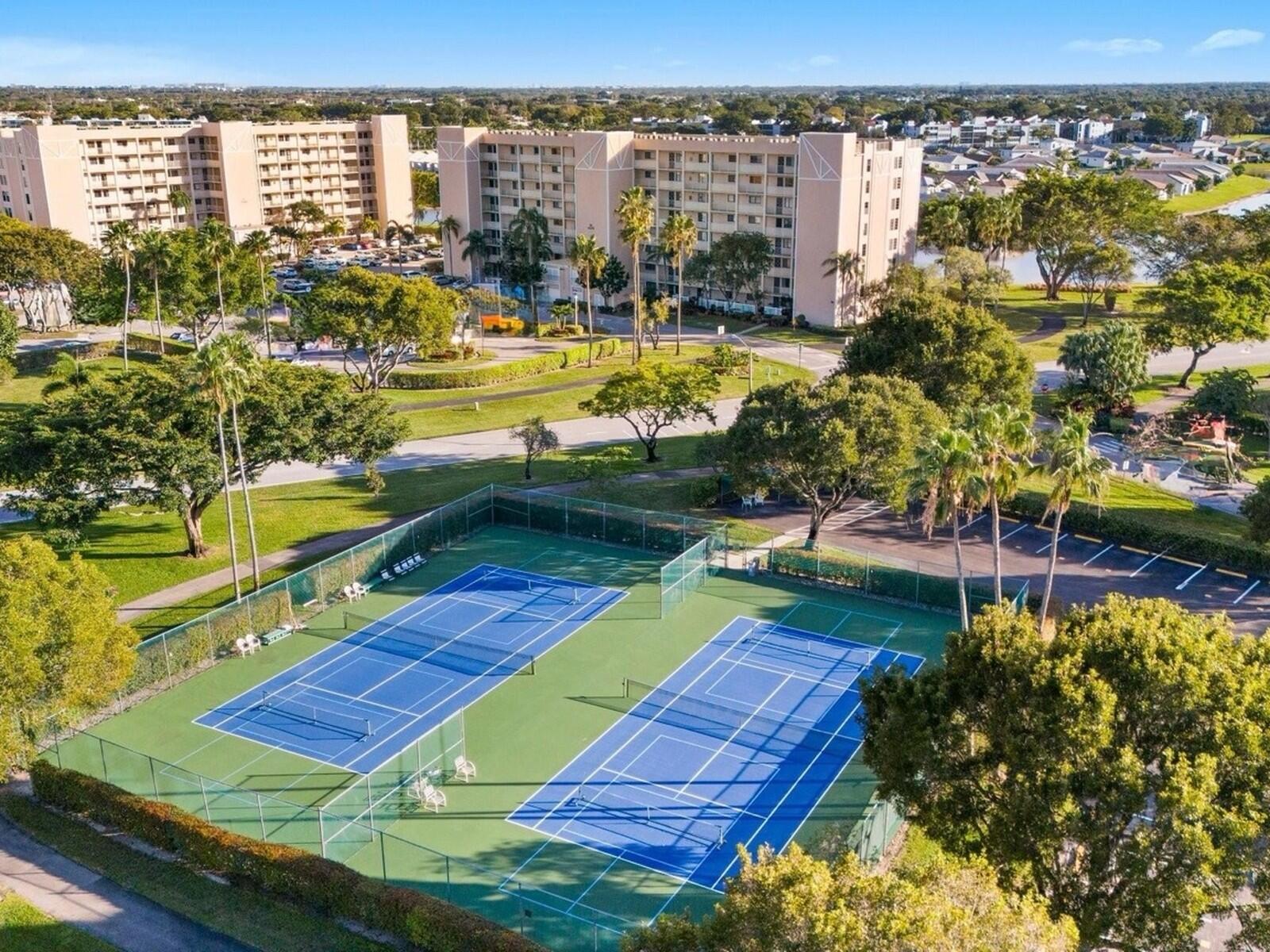 14310 Strathmore Lane, Unit 402 Delray Beach, FL 33446 - Photo 48 of 54 Pickleball & Tennis Courts