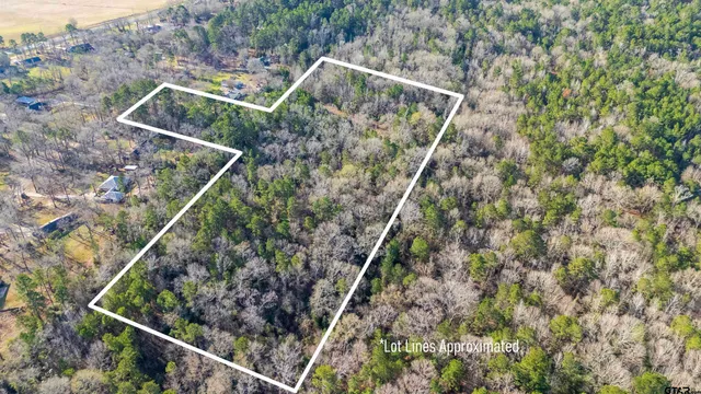 a view of a tennis court