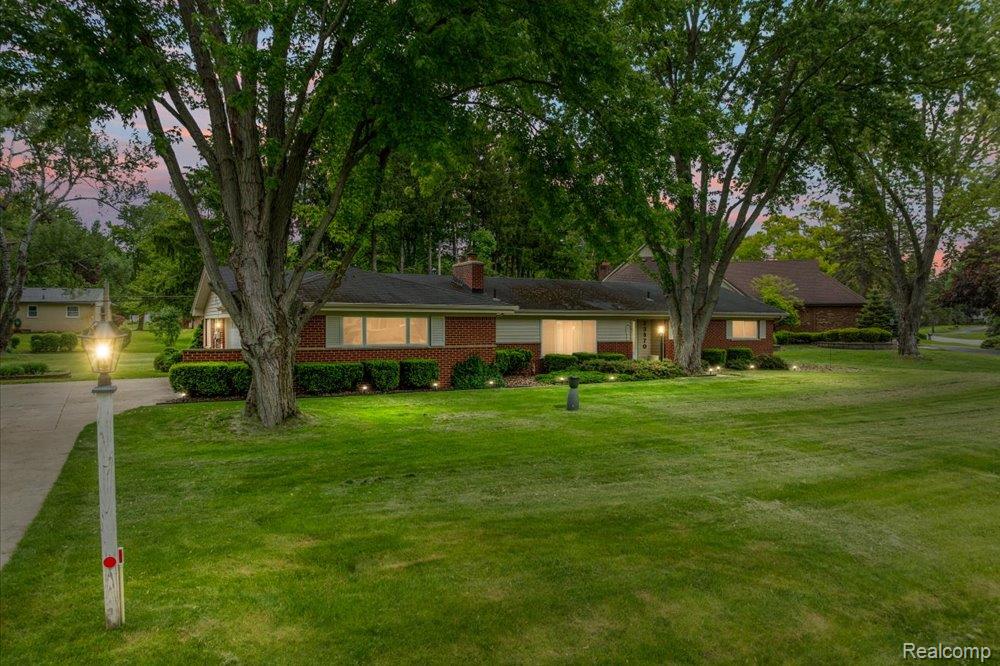 23970 Woodham Road Novi, MI 48374 - Photo 2 of 47