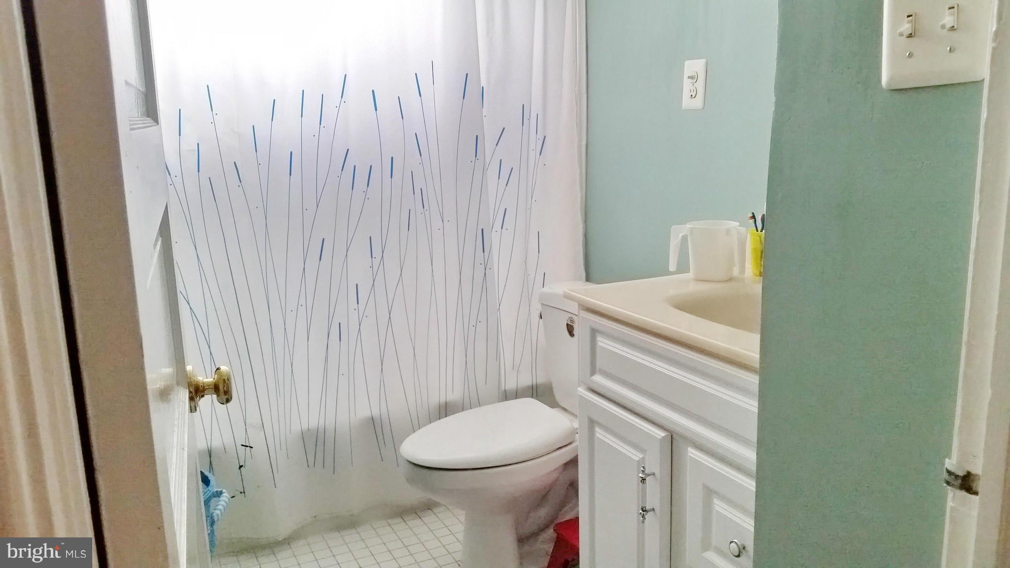 6200 Pimlico Road Baltimore, MD 21209 - Photo 18 of 26 Bath